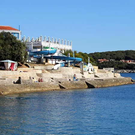 Appartamento With Parking Space - 24245 Pola